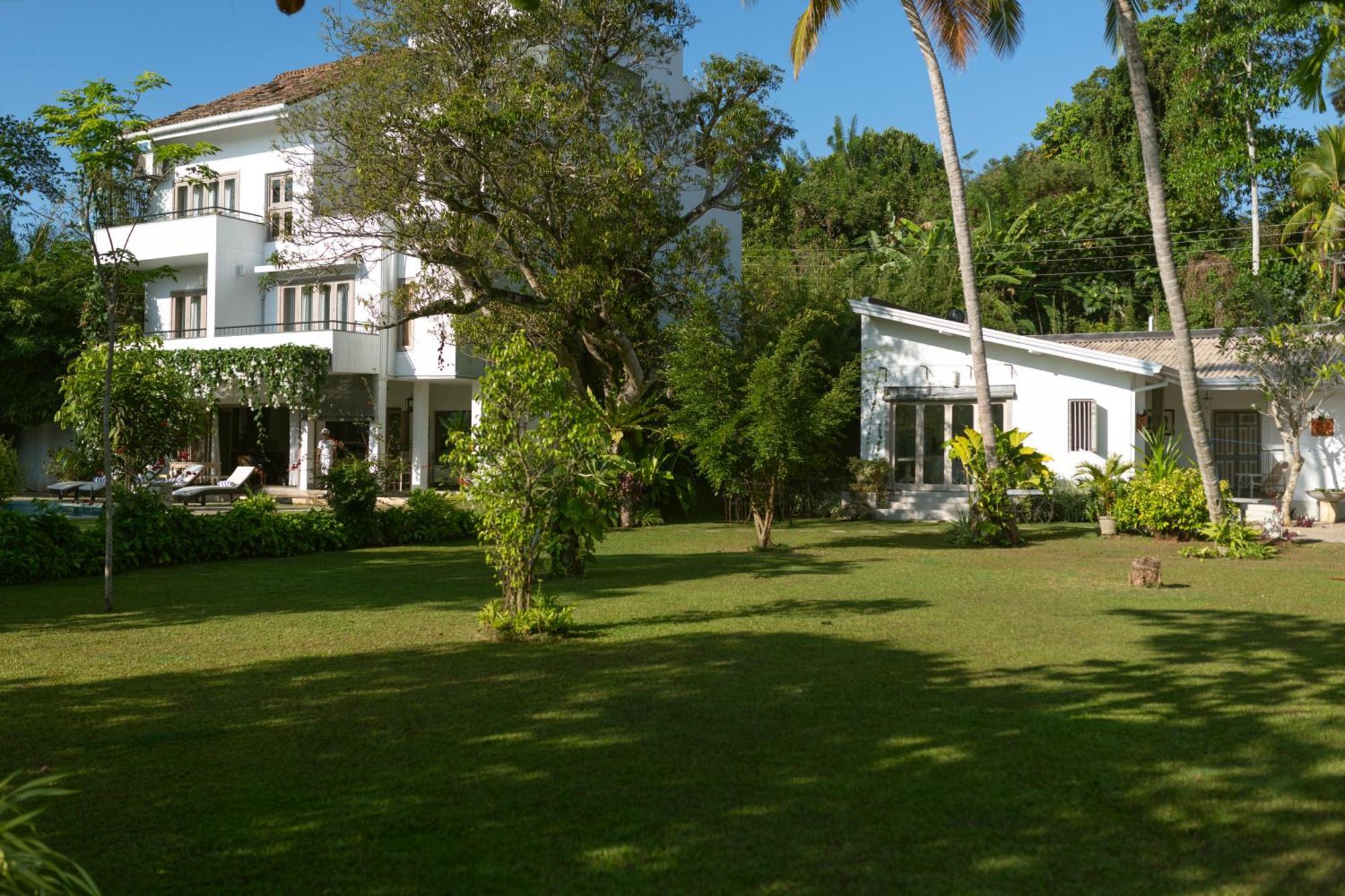 Arahtis Lake Villa Hikkaduwa Exterior foto
